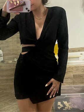 Zara Black Long-Sleeve Cutout Mini Dress size medium